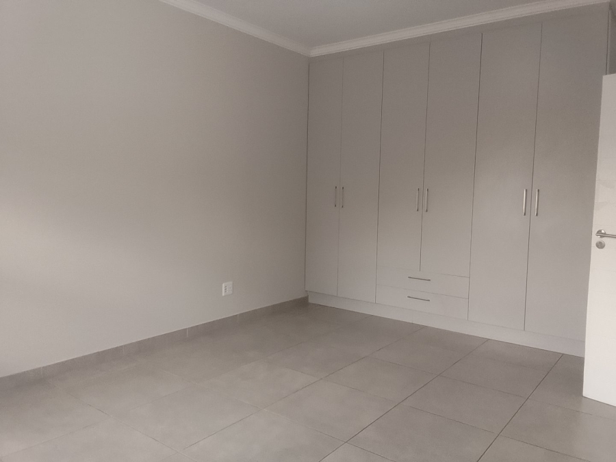 To Let 3 Bedroom Property for Rent in Blue Mountain Village Western Cape